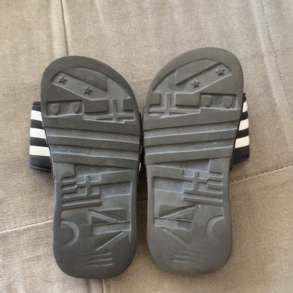 Sandals adidas size 1 - Picture 3 of 3